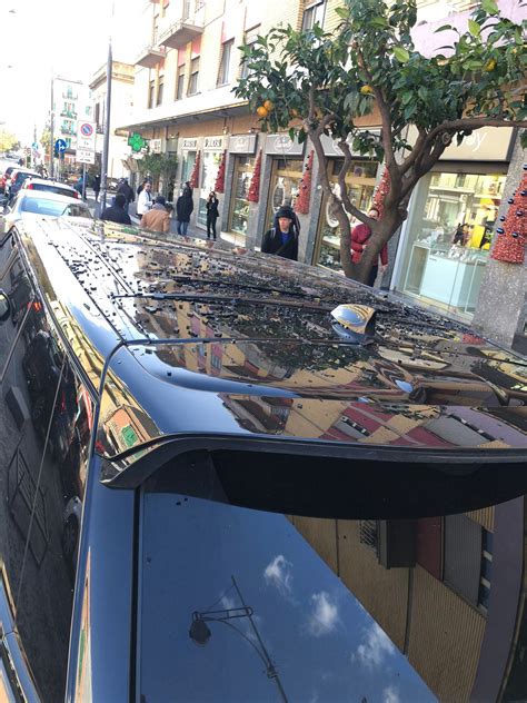 Foto Tragedia Sfiorata In Via T Cannizzaro Vola Divanetto Da