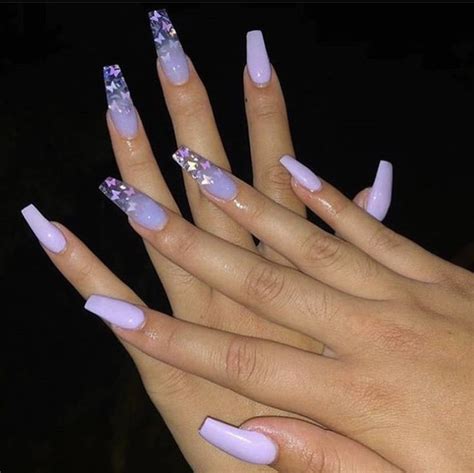 𝚊𝚖𝚘𝚞𝚛𝚕𝚒𝚕𝚊 Purple acrylic nails Lavender nails Lilac nails