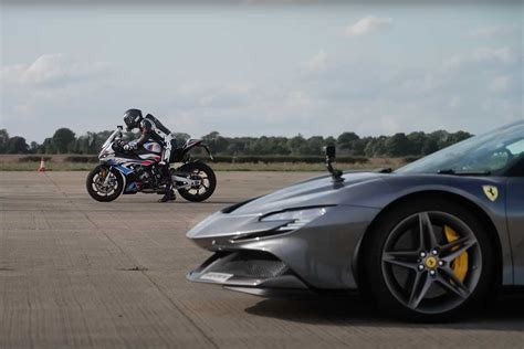 Sprintrace BMW M 1000 RR Vs Ferrari SF90 Stradale