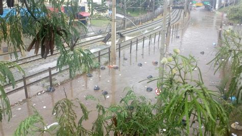 Homem fica ilhado na Avenida Vilarinho na Região de Venda Nova em BH