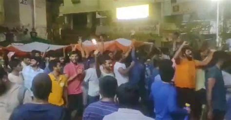 Video: Scenes of midnight celebrations by cricket fans after India win ...