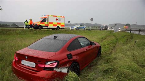 Mindelheim Sanit Ter Zeigt Ersthelfer Nach Unfall An