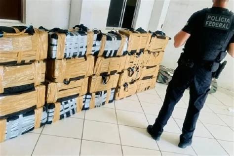 Midianews Pf Apreende Coca Na Que Seriam Transportados Em Cascos De