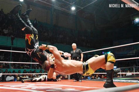 Lucha Libre Porra Fresa Black Tiger Reta A Ares Mascara Vs Mascara