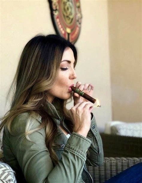 Pin by Stefano Militello on Sexy lady’s and Cigars | Cigars and women ...