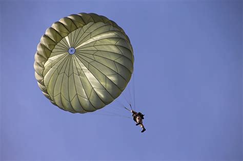 1 000 Free Parachutes Paragliding Images Pixabay