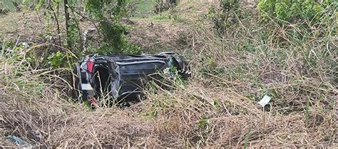 Carro Capota E Cai Em Ribanceira Seis Pessoas Na Rodovia Mg Em