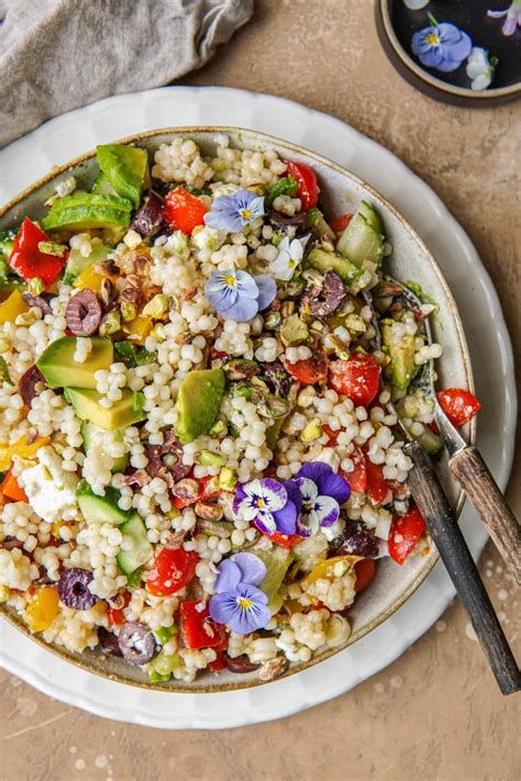 Vegan Parel Couscous Salade Met Tahini Dressing