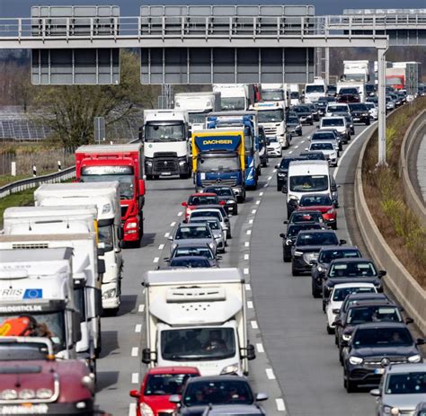 Sperrung Auf A Nach Unfall Aufgehoben Welt