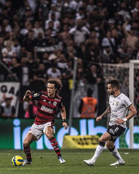 Flamengo alinha conversas por renovação de contrato de David Luiz