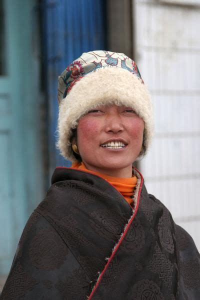 Picture Of Amdo Tibetan Woman Posing Women Female Poses Poses