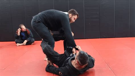 7 Jiu Jitsu Moves You Should Learn First Jiu Jitsu Legacy