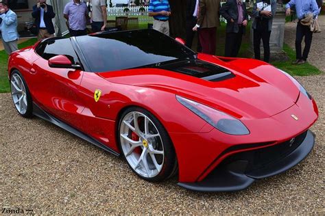 Ferrari Cab รูปภาพ ภาพถ่าย แกลลอรี่ วีดีโอ Hd Ferrari Laferrari