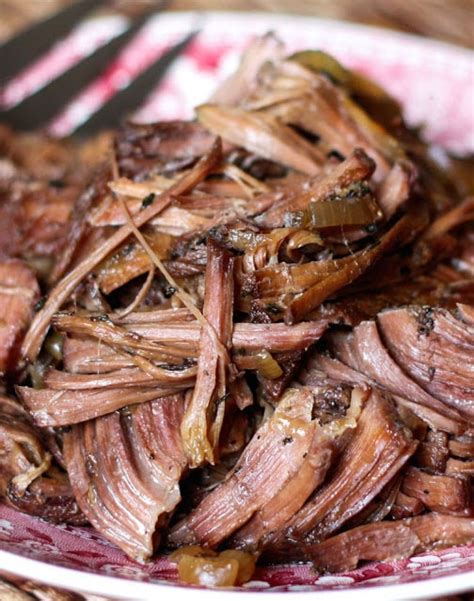 {Slow-Cooker} Italian Red Wine Roast Beef | barefeetinthekitchen.com