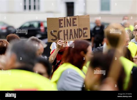 Proteste K Ln K Lner Neven Dumont Haus In K Lner Ehemalige Mitarbeiter