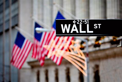 Will the Stock Market Crash or Soar in the Second Half of 2025? Wall