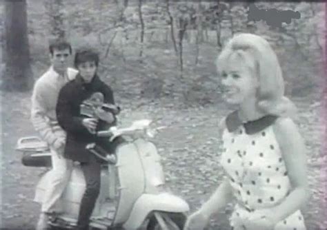 IMCDb org 1963 Innocenti Lambretta LI MkIII in Dragées au poivre 1963