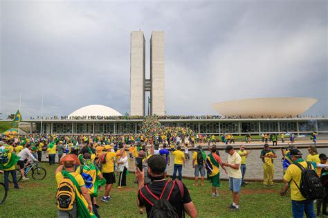 A Un A O Del Asalto Al Congreso De Brasil Lula Encabeza Una Ceremonia