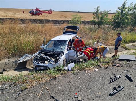 O mașină s a făcut praf pe Autostrada Constanța București două