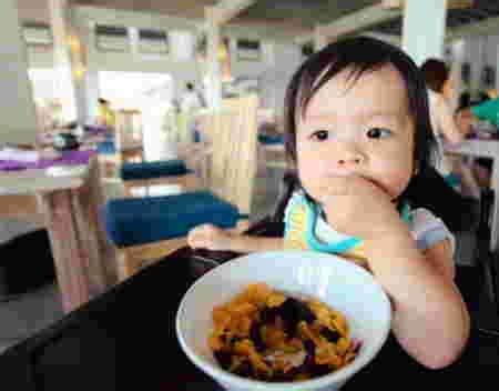 Menu makanan anak - Panduan memberi makan anak usia 1 - 3 tahun