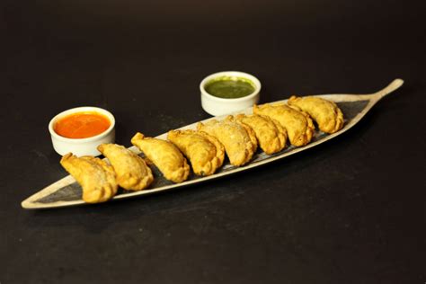 Fried Veg Momos – 8 Pcs - Dil Se Indian Restaurant & Bar