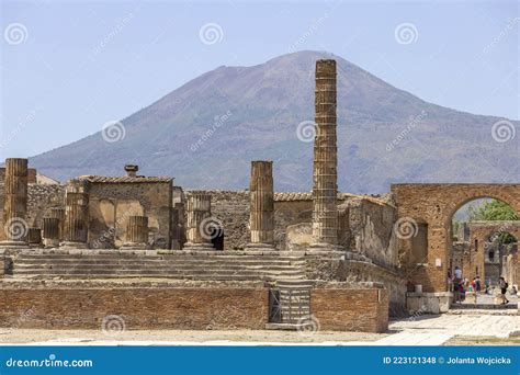 Forum Della Citt Distrutto Dall Eruzione Del Vulcano Vista Vesuvius