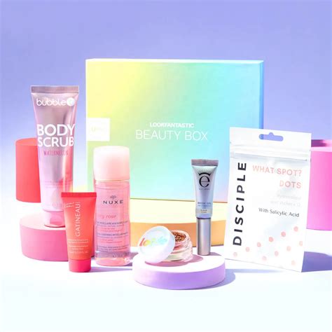 Lookfantastic Beauty Box June 2022 наполнение