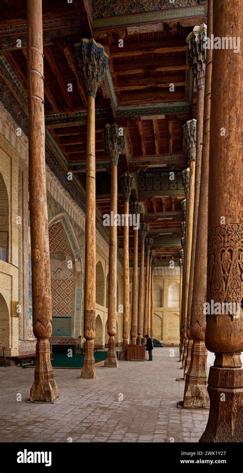 The Colonnaded Entrance To Bolo Hauz Madrasa The Temple Where The