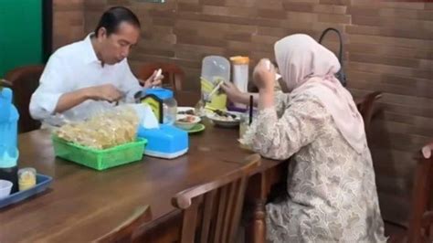 Jokowi Pamer Makan Pagi Di Warung Sate Di Kertasura Kegiatan Pertama