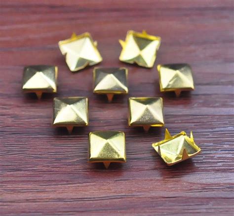 50pcs Gold Square Pyramid Prongs Studs Rivet Buttons 10mm With 4 Claws