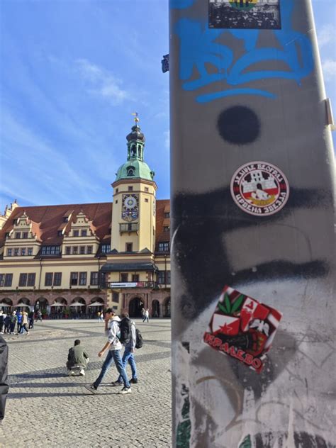 Foto Nova Rs U Lajpcigu Policija I Navija I Se Okupljaju Delije