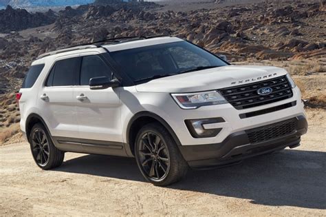 2017 Ford Explorer Pictures 213 Photos Edmunds