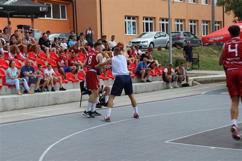 Basket turnir u Šekovićima okuplja najbolje ekipe iz BiH