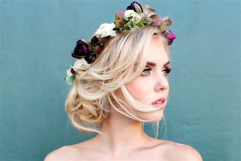 Bridesmaid Flower Crown Hairstyles | Best Flower Site