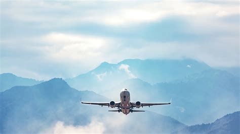 Nevi En Skandal Na Aerodromu U Podgorici Unijela Dvije Plinske Boce U