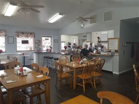 Huckleberry's Country Kitchen | 210 N Ferguson St, Henryville, IN 47126 ...