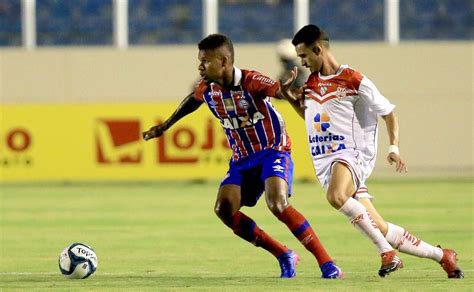 São Paulo encaminha empréstimo de Matheus Reis para clube de Portugal