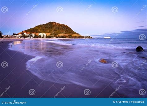 Beach Sunrise Mount Maunganui New Zealand Stock Image - Image of zealand, surf: 175574183