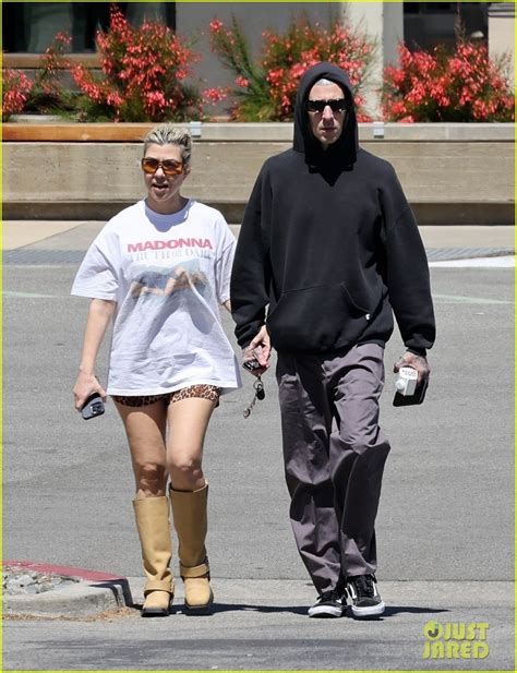 Kourtney Kardashian Travis Barker Hold Hands While Running Errands In