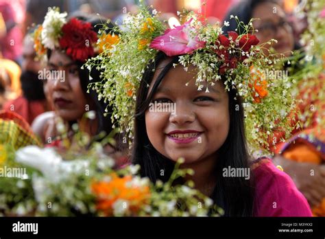 Dhaka Bangladesh Th Feb Bangladeshi Artist Pose For Photos