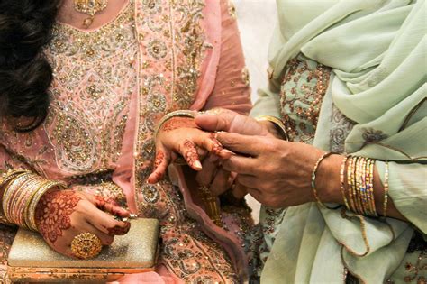 Complete Guide To Pakistani Wedding Traditions Asiancustoms Eu