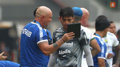 Kiper Persib Bandung Maksimalkan Libur Singkat Lebaran Islami