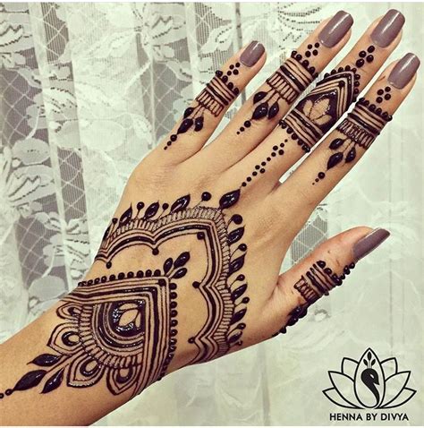 Mandalas Henna Tattoo Hand Henna Tattoos Finger Tattoos Henna Tattoo