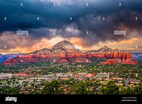 Sedona city hi-res stock photography and images - Alamy