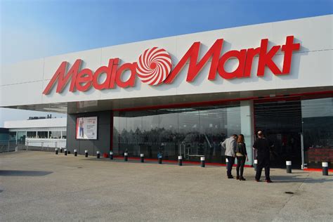 Mediamarkt compra 17 tiendas de Worten que se queda sólo con una en