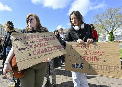 Moselle Manifestation d étudiants en psychologie à Metz anxiété et