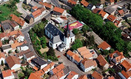 Städte und Gemeinden Luftbild Kath Kirche St Philippus und Jakobus