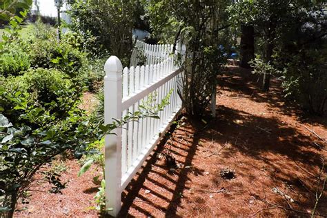 Different Types Of Fence Styles For Your Yard Guide