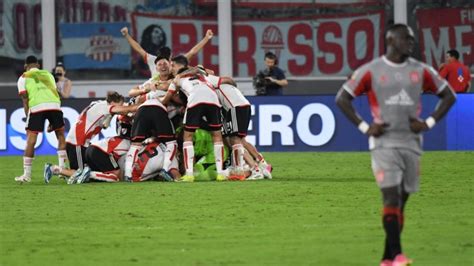 River venció a Estudiantes de La Plata y ES CAMPEÓN de la Supercopa