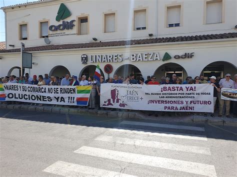 Primera Movilizaci N En Defensa Del Ferrocarril En La Estaci N Linares